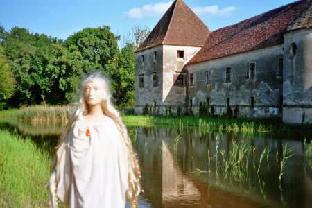 038-39_Sonne+Schloss02.jpg.medium.jpeg